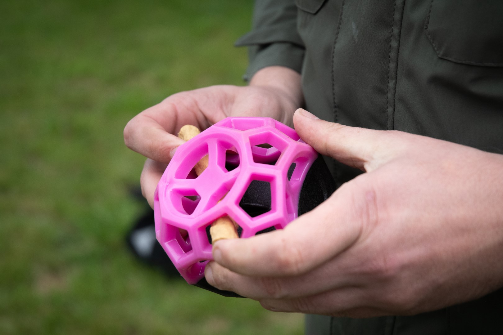 Dog Comets Moonstone Traktatiekubus Roze - Afbeelding 5